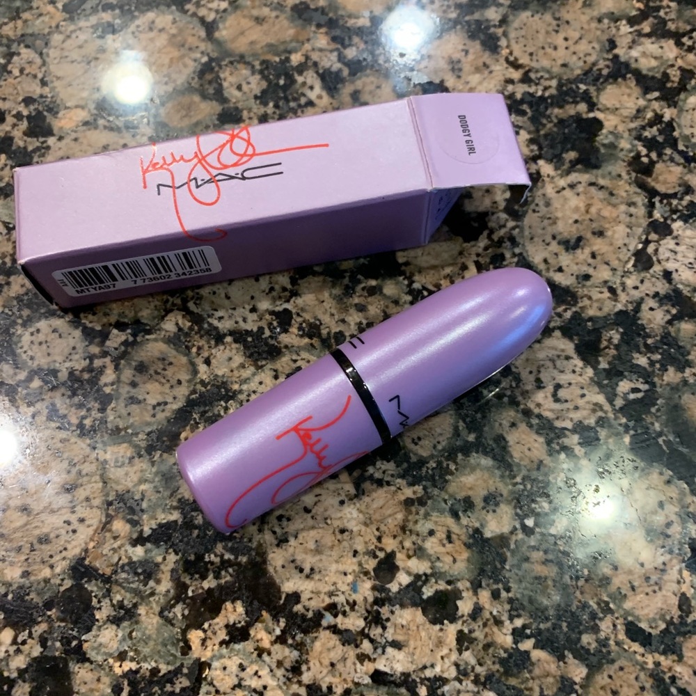 BNIB MAC Dodgy Girl lipstick